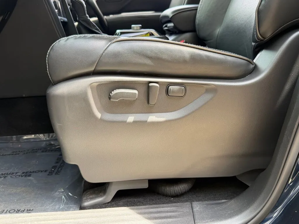 Infiniti QX80 photo 27