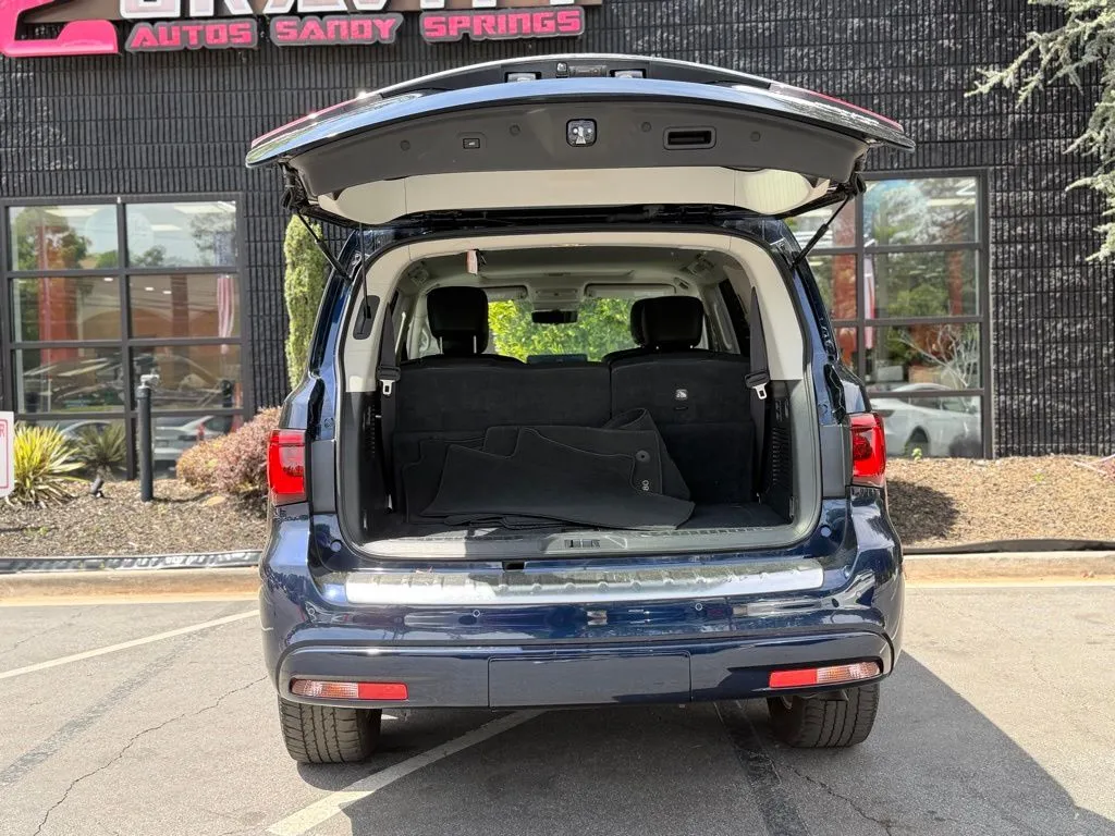 Infiniti QX80 photo 17