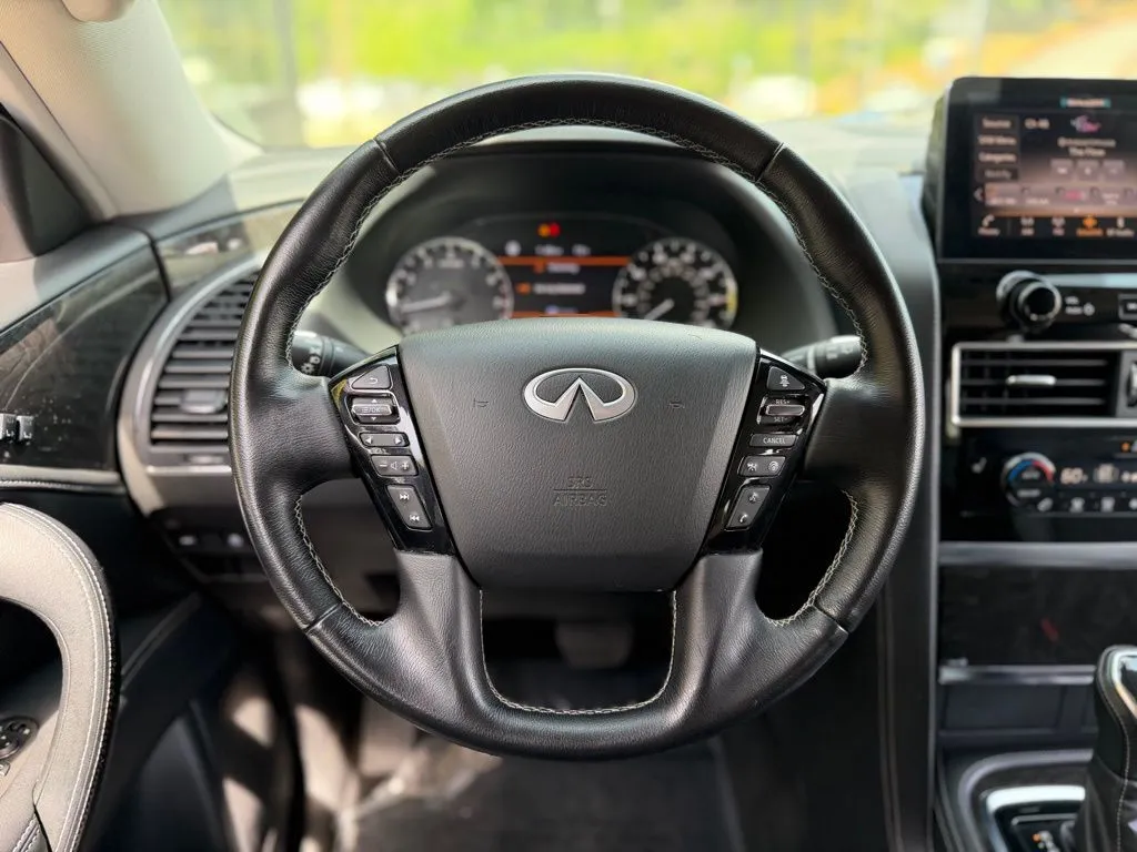 Infiniti QX80 photo 46