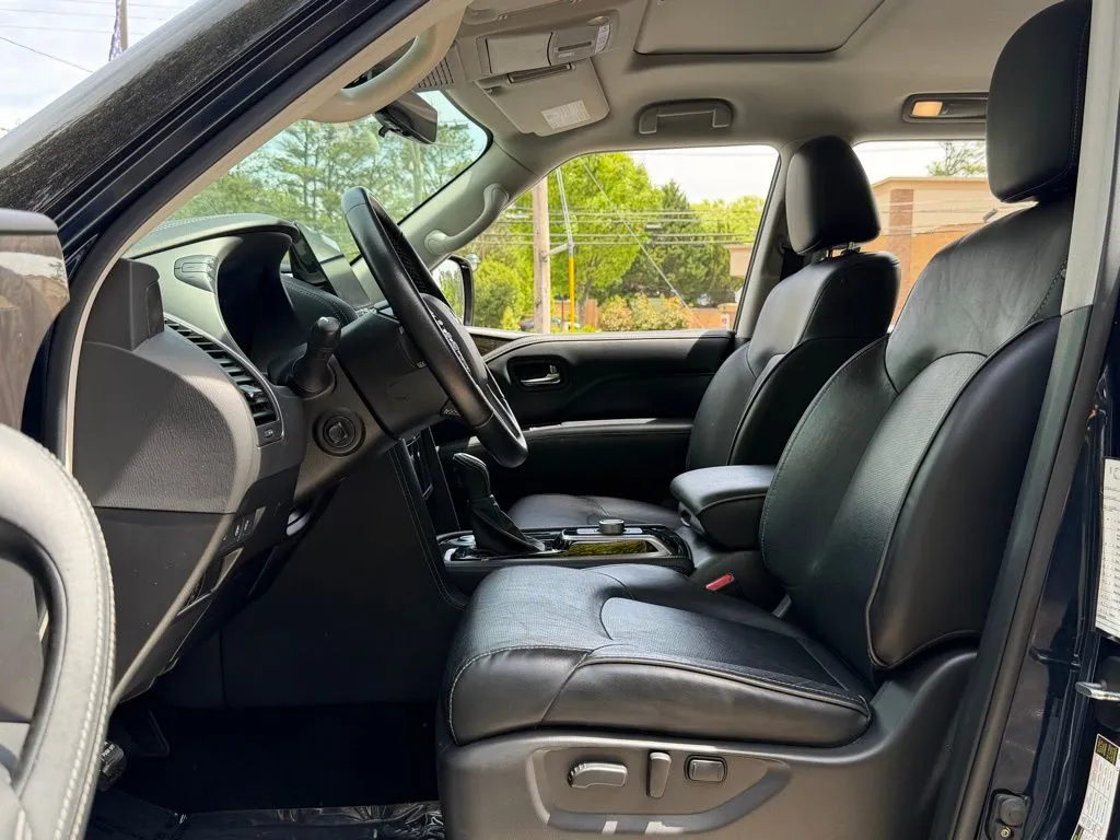 Infiniti QX80 photo 25