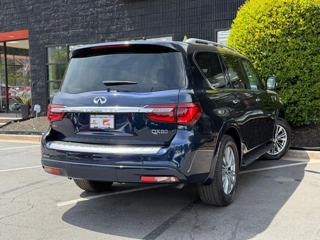 Infiniti QX80 photo 12