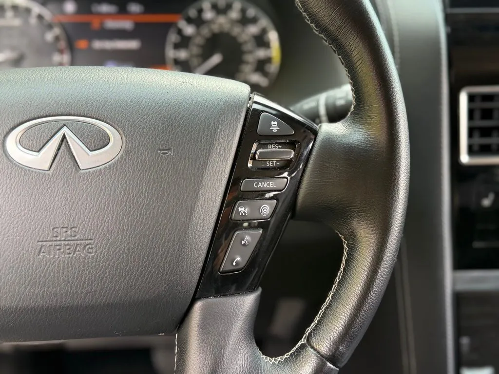 Infiniti QX80 photo 48
