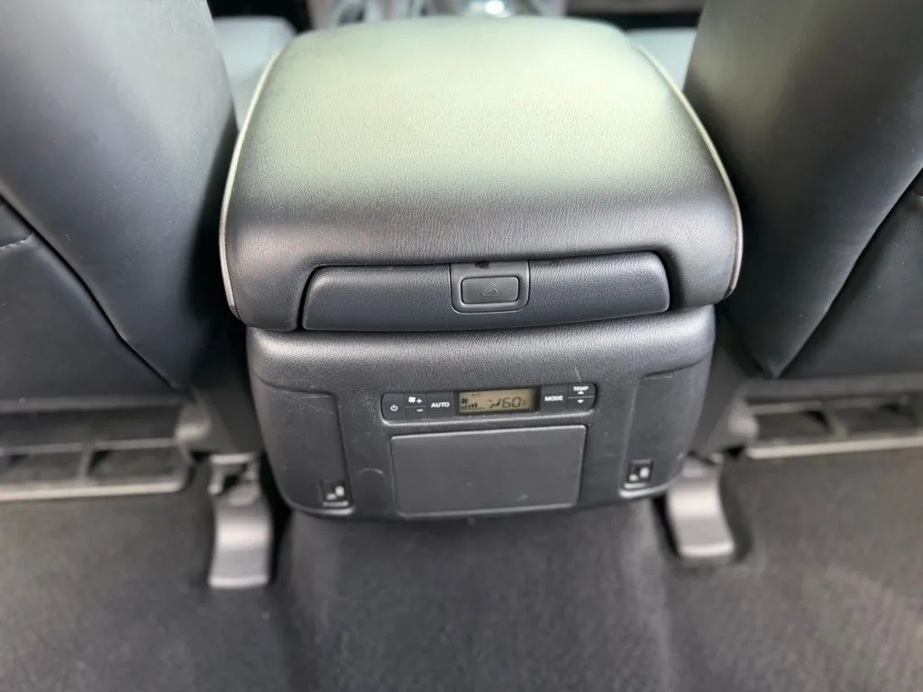 Infiniti QX80 photo 54