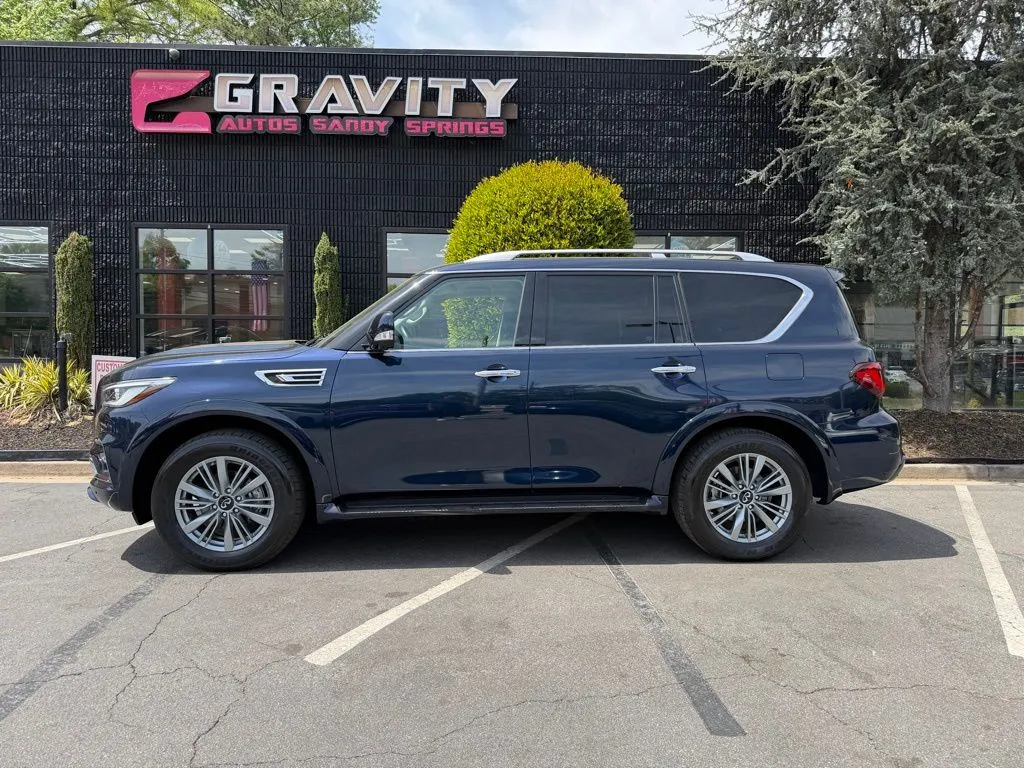 Infiniti QX80 photo 9
