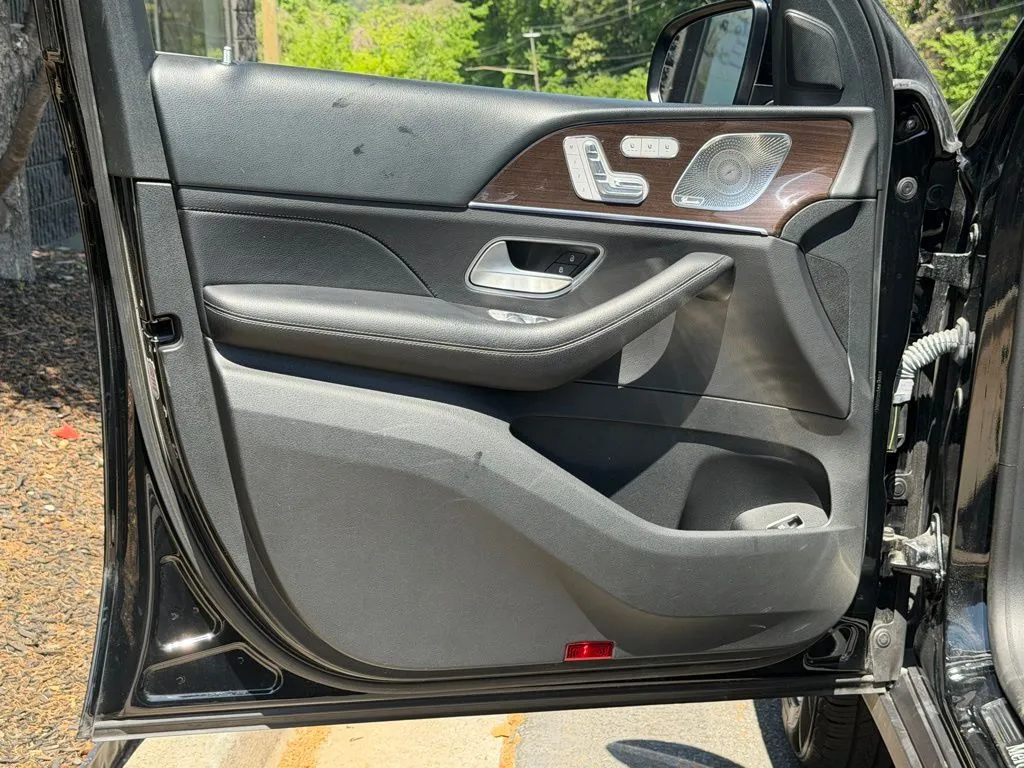 Mercedes-Benz GLE photo 29