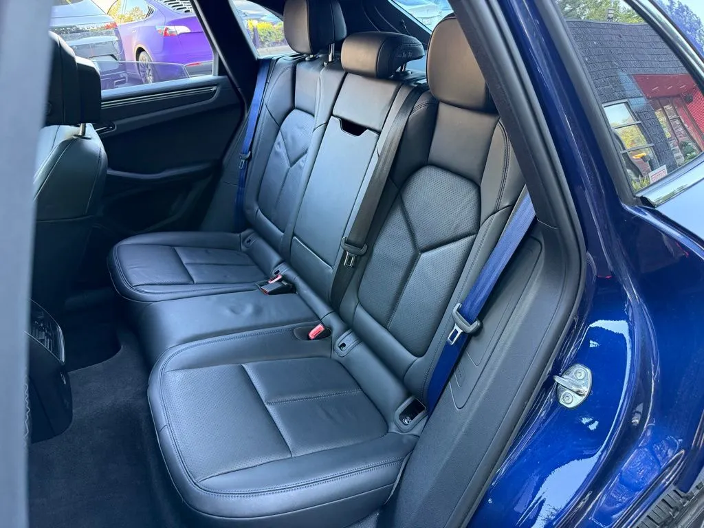 Porsche Macan photo 32