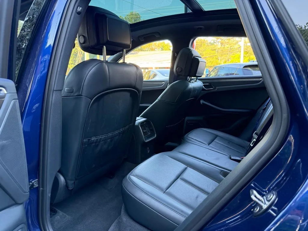 Porsche Macan photo 31