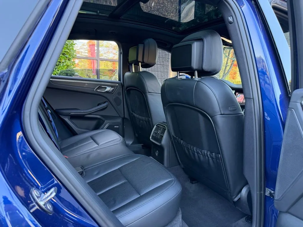 Porsche Macan photo 39