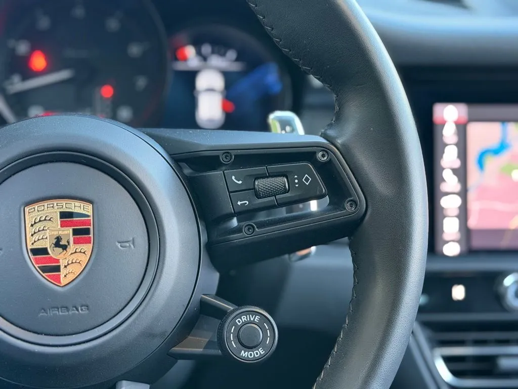 Porsche Macan photo 46