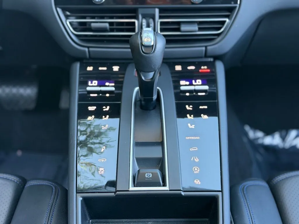 Porsche Macan photo 49