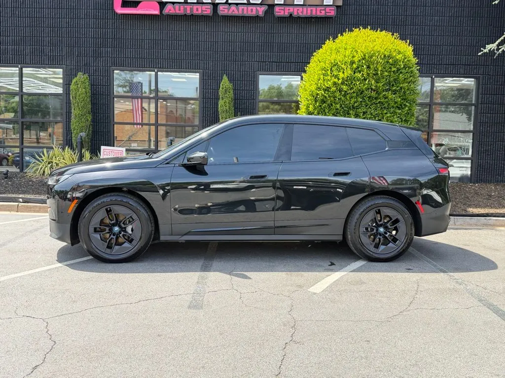 BMW iX photo 8