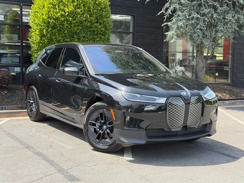 BMW iX photo 6
