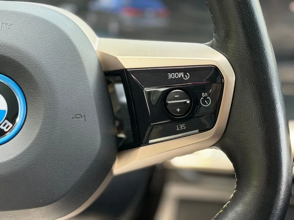 BMW iX photo 43