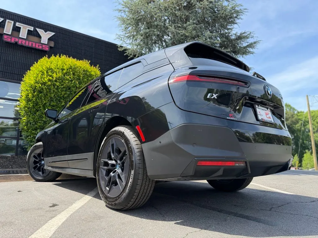 BMW iX photo 19