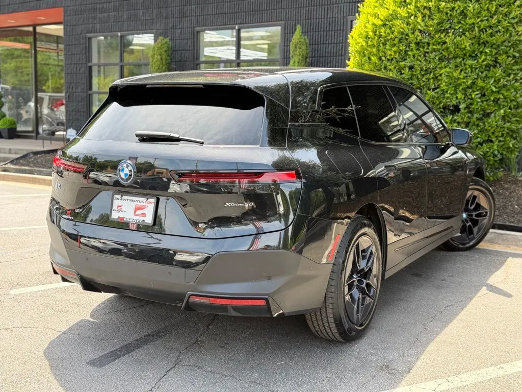 BMW iX photo 11