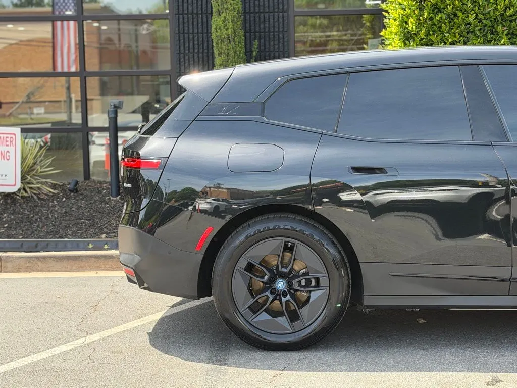 BMW iX photo 21