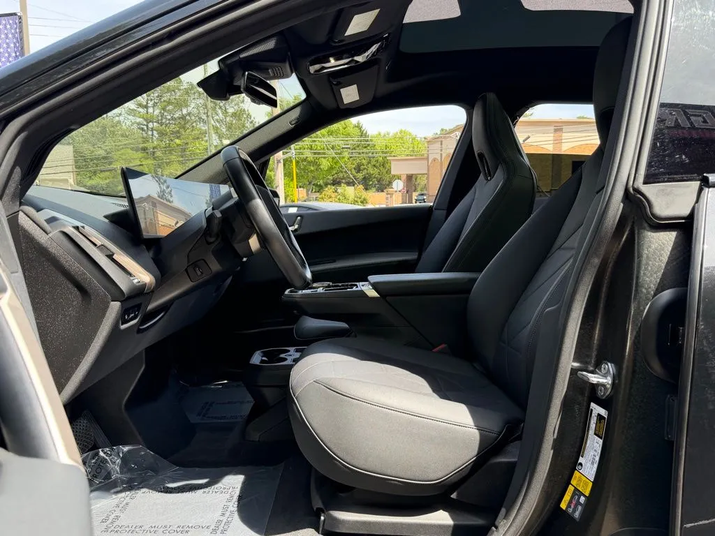 BMW iX photo 24