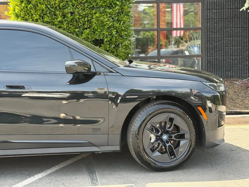 BMW iX photo 22