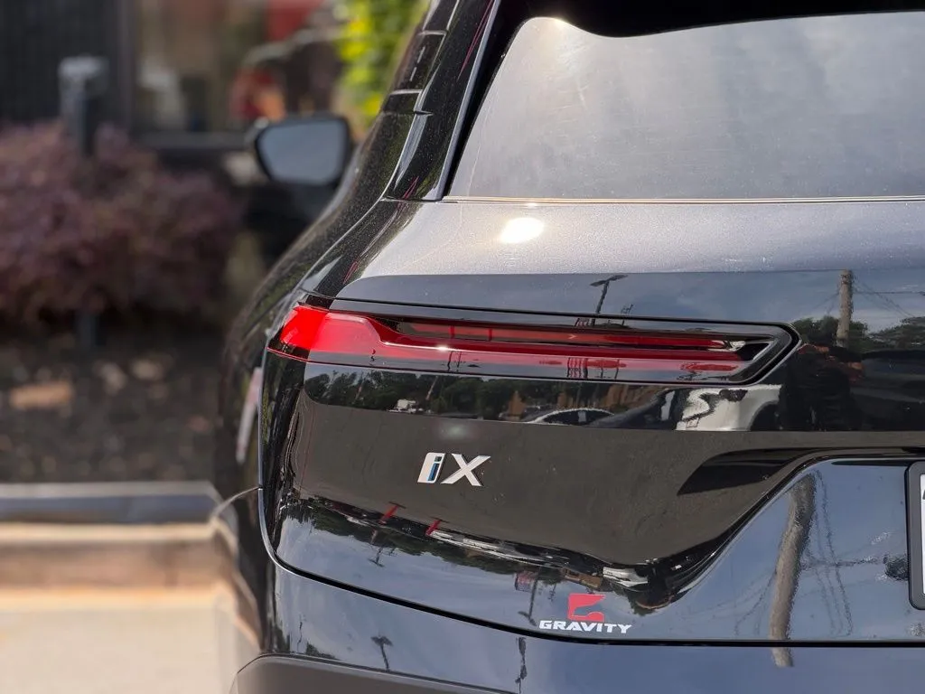 BMW iX photo 14