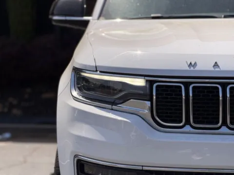 More photos of 2023 Jeep Wagoneer L Series II at Gravity Autos Sandy Springs, GA