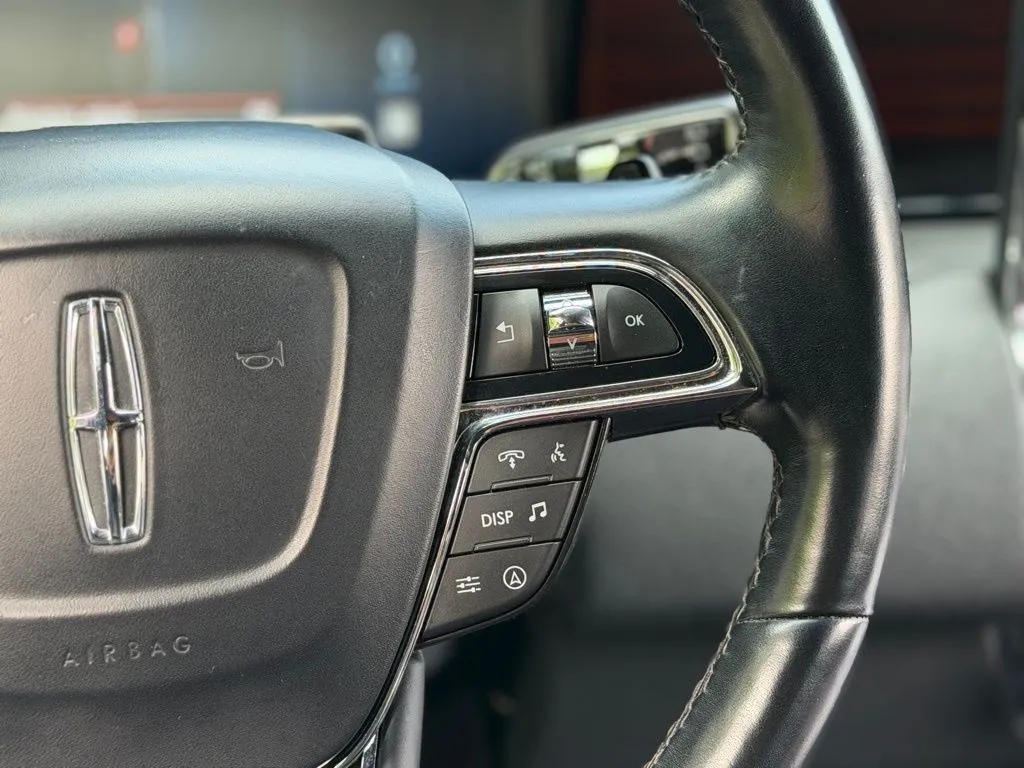 Lincoln Navigator L photo 46