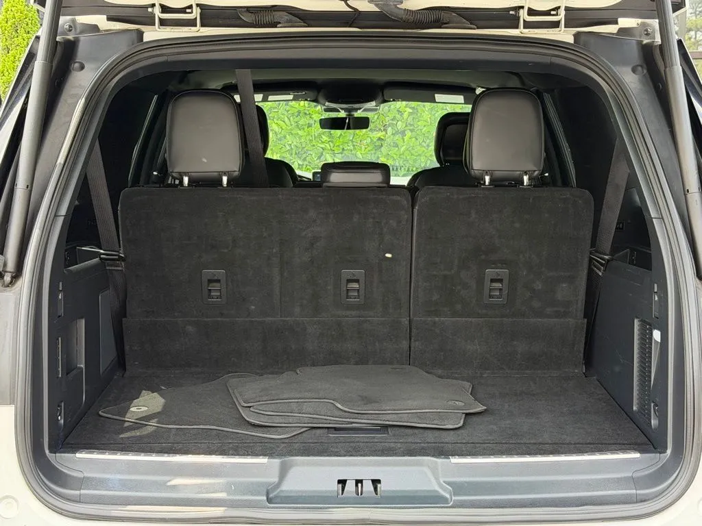 Lincoln Navigator L photo 18
