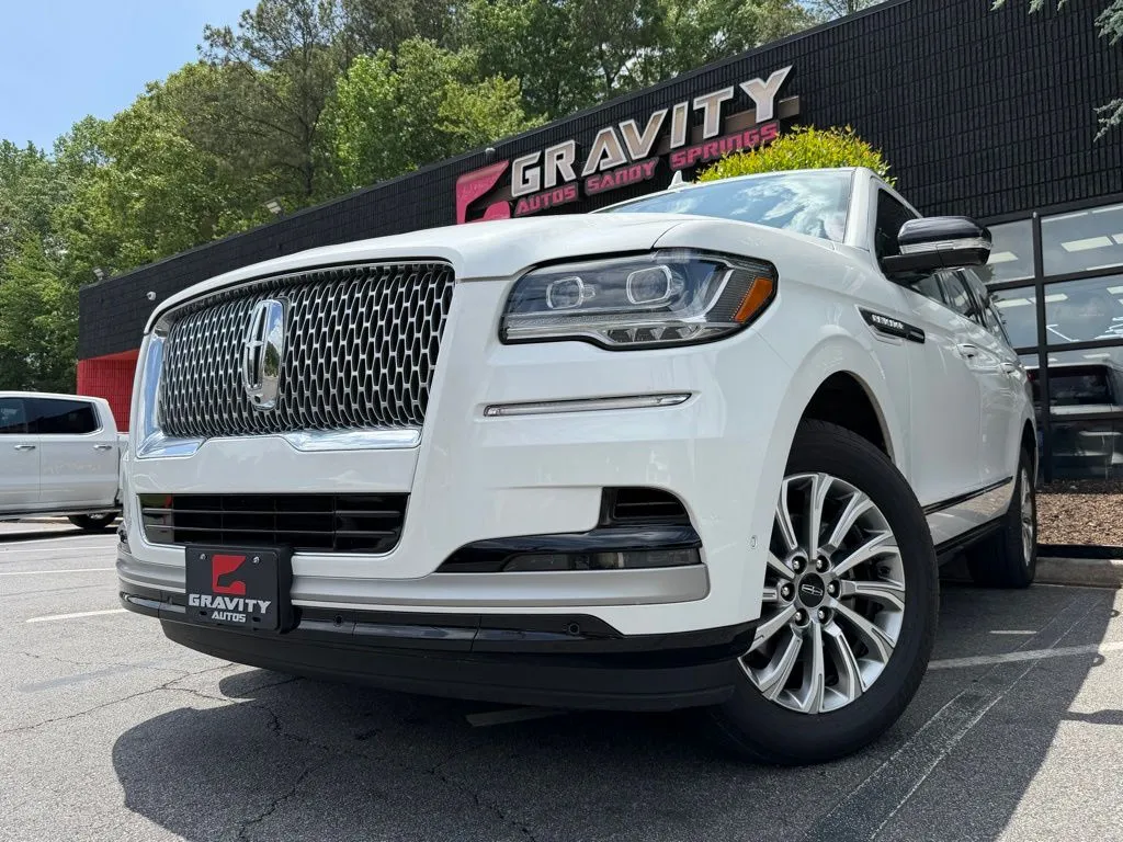 Lincoln Navigator L photo 2