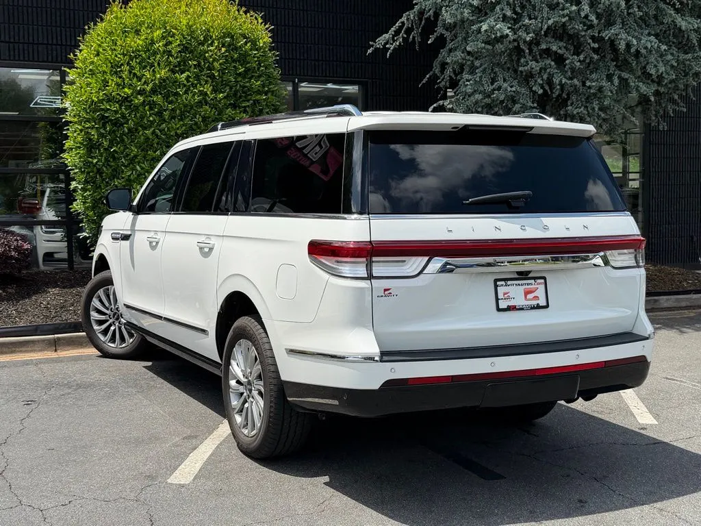 Lincoln Navigator L photo 19
