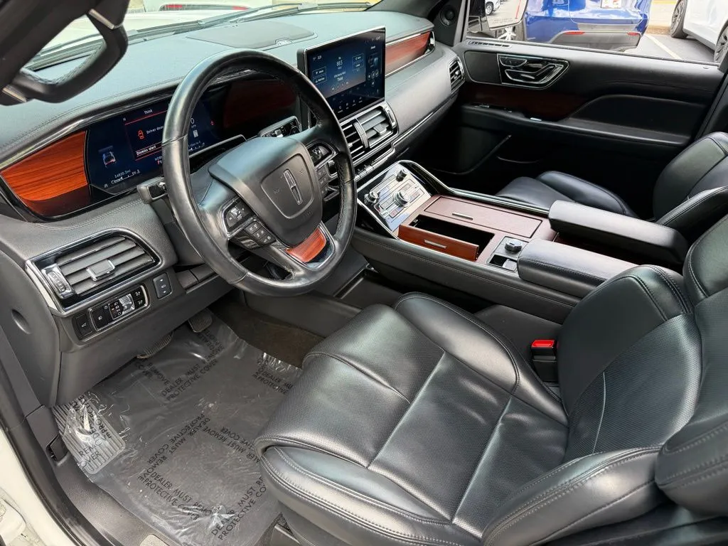 Lincoln Navigator L photo 24