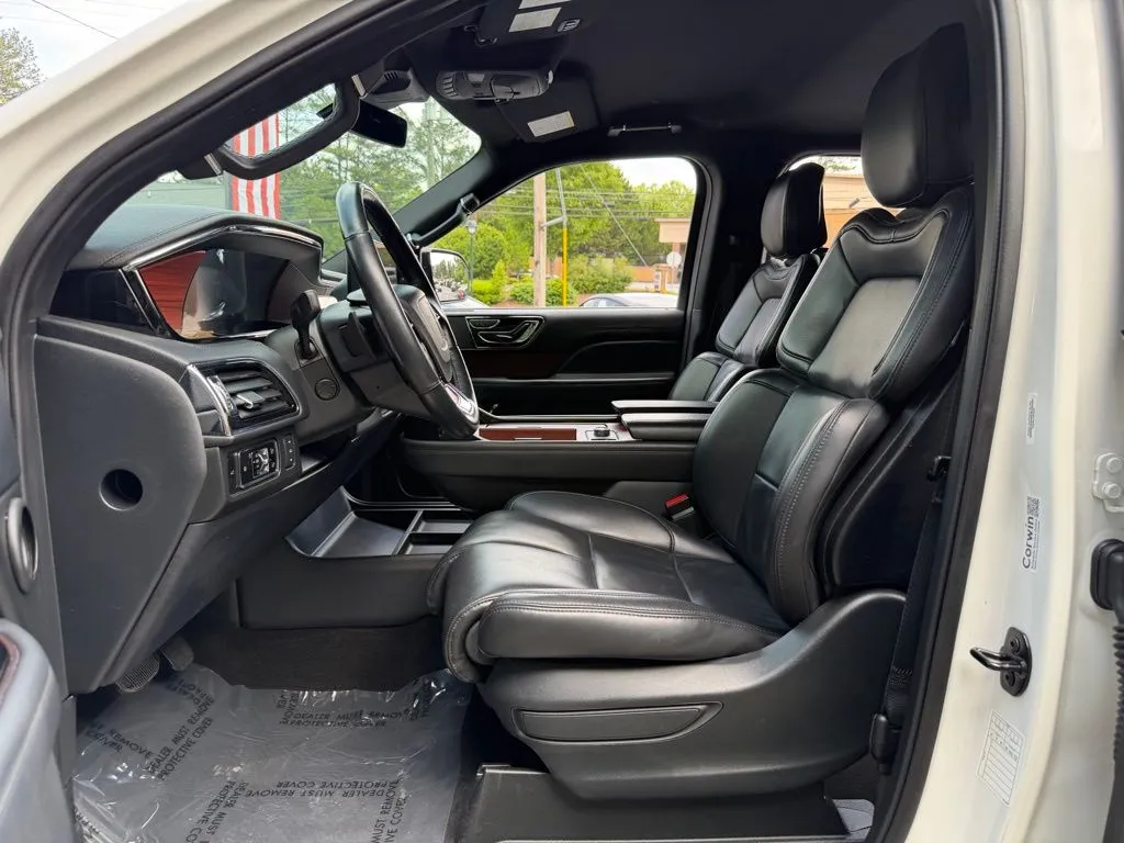 Lincoln Navigator L photo 25