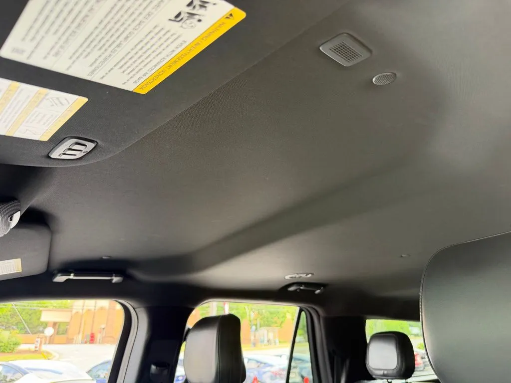 Lincoln Navigator L photo 53