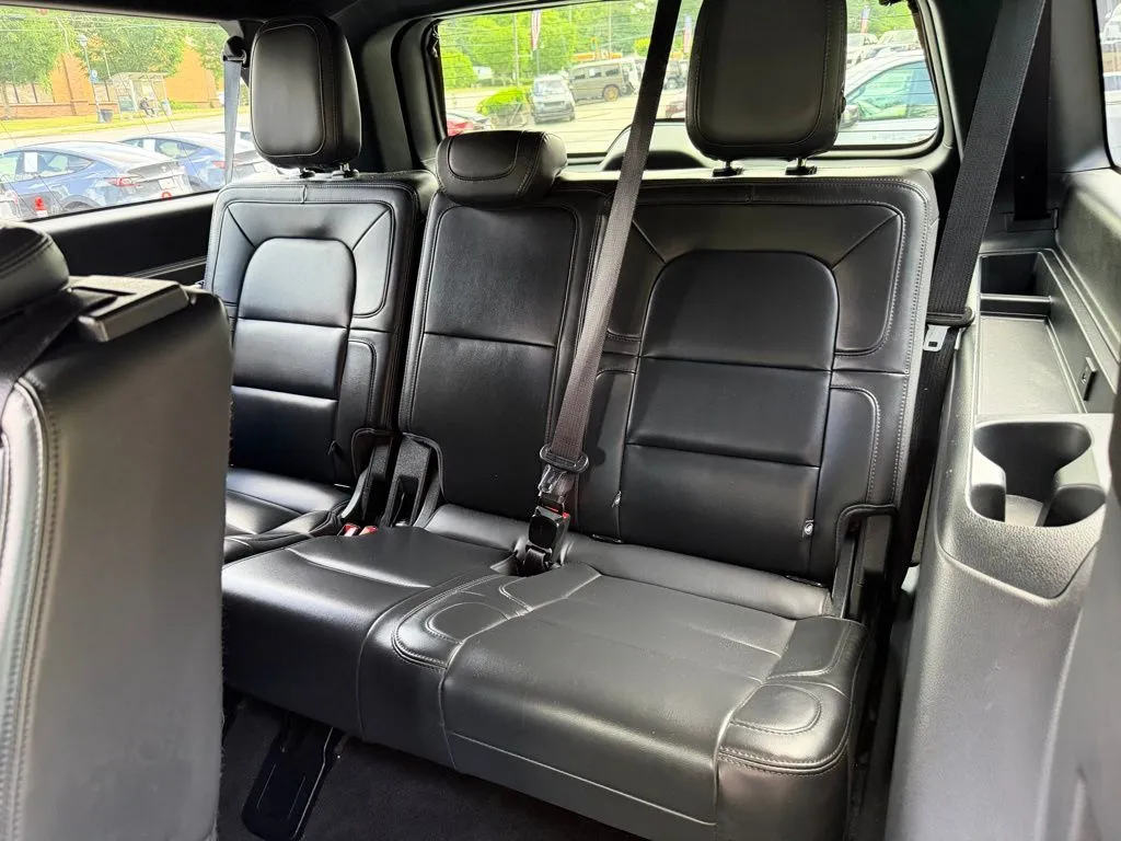 Lincoln Navigator L photo 32