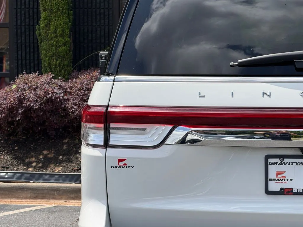 Lincoln Navigator L photo 15