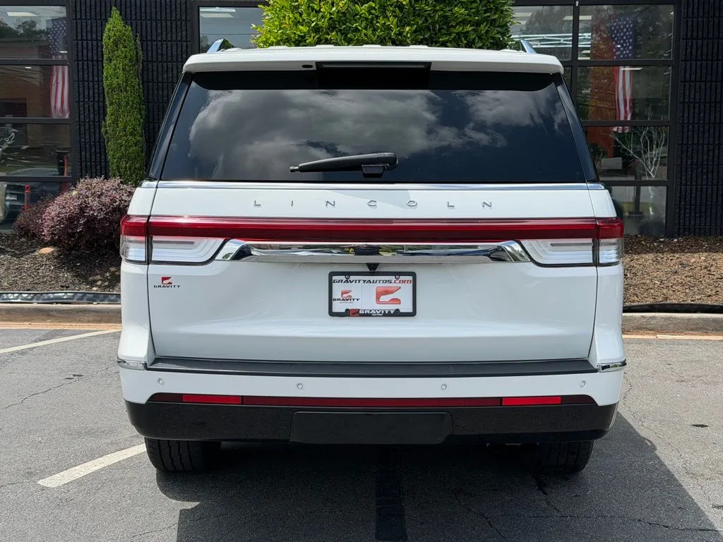 Lincoln Navigator L photo 14