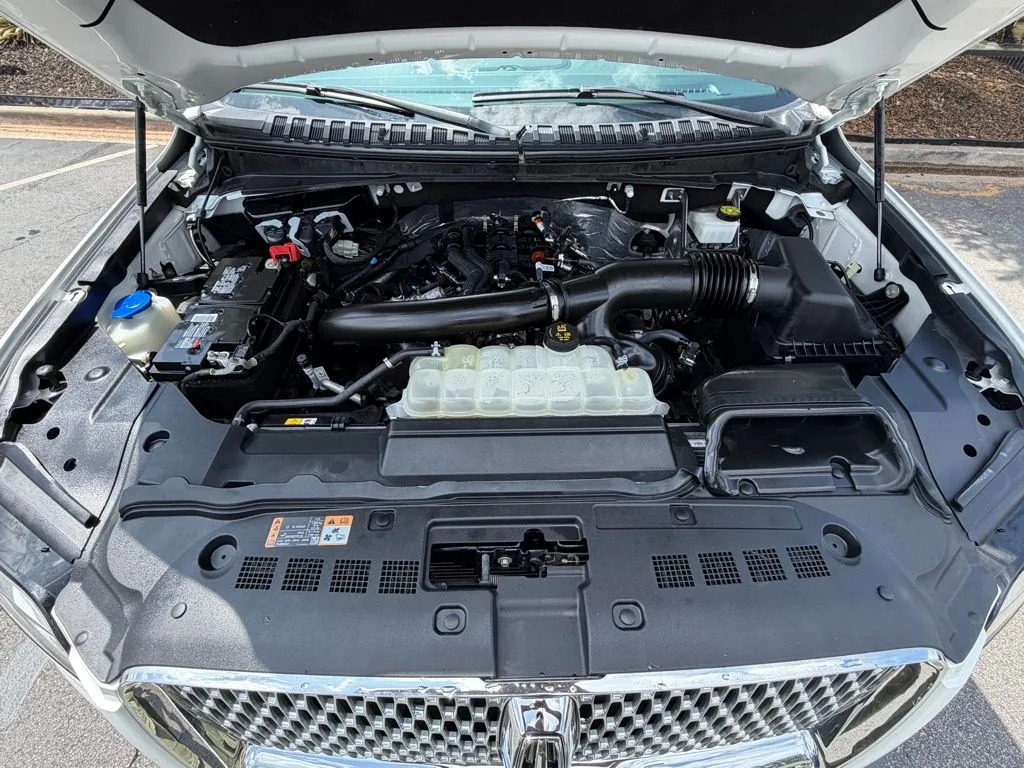 Lincoln Navigator L photo 6
