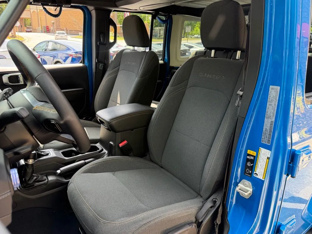 Jeep Wrangler photo 26