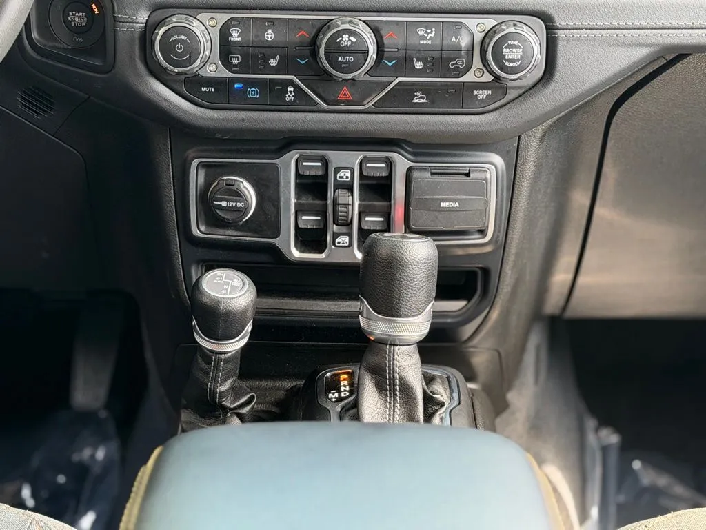 Jeep Wrangler photo 47