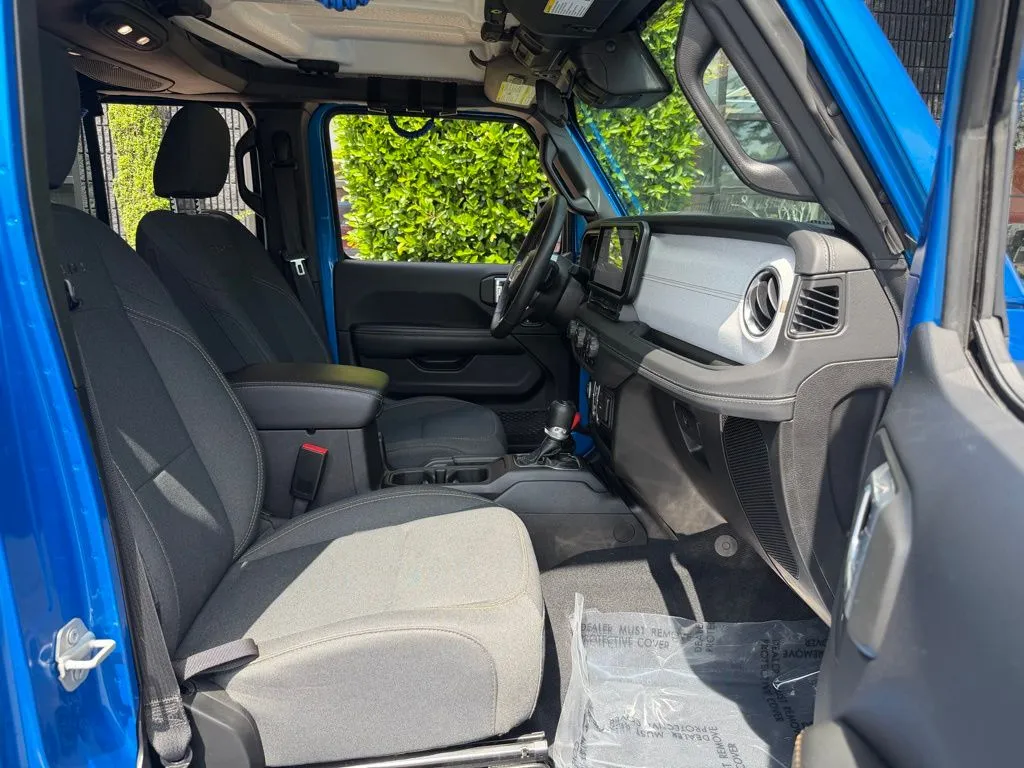 Jeep Wrangler photo 33