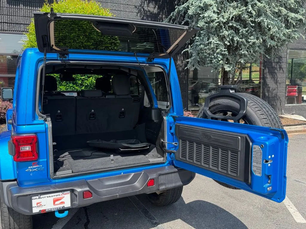 Jeep Wrangler photo 17