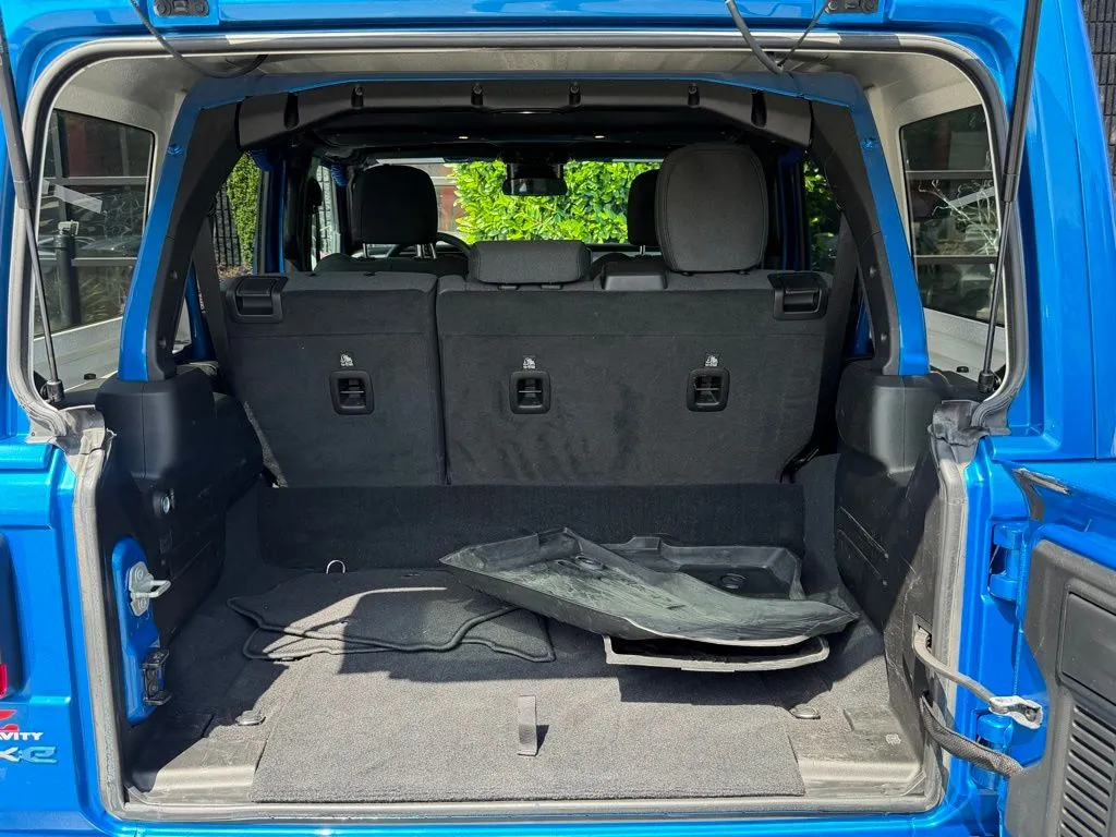 Jeep Wrangler photo 18
