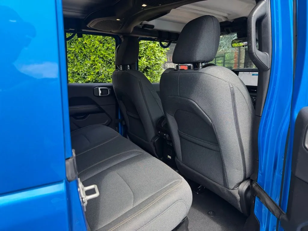 Jeep Wrangler photo 37