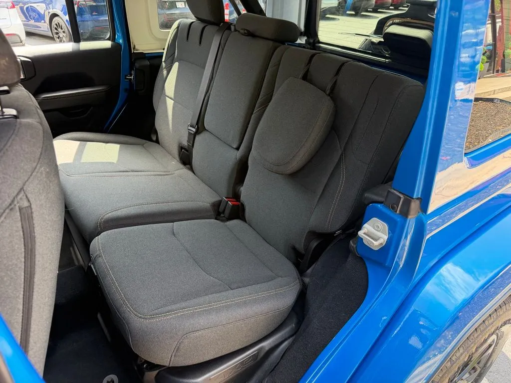 Jeep Wrangler photo 31
