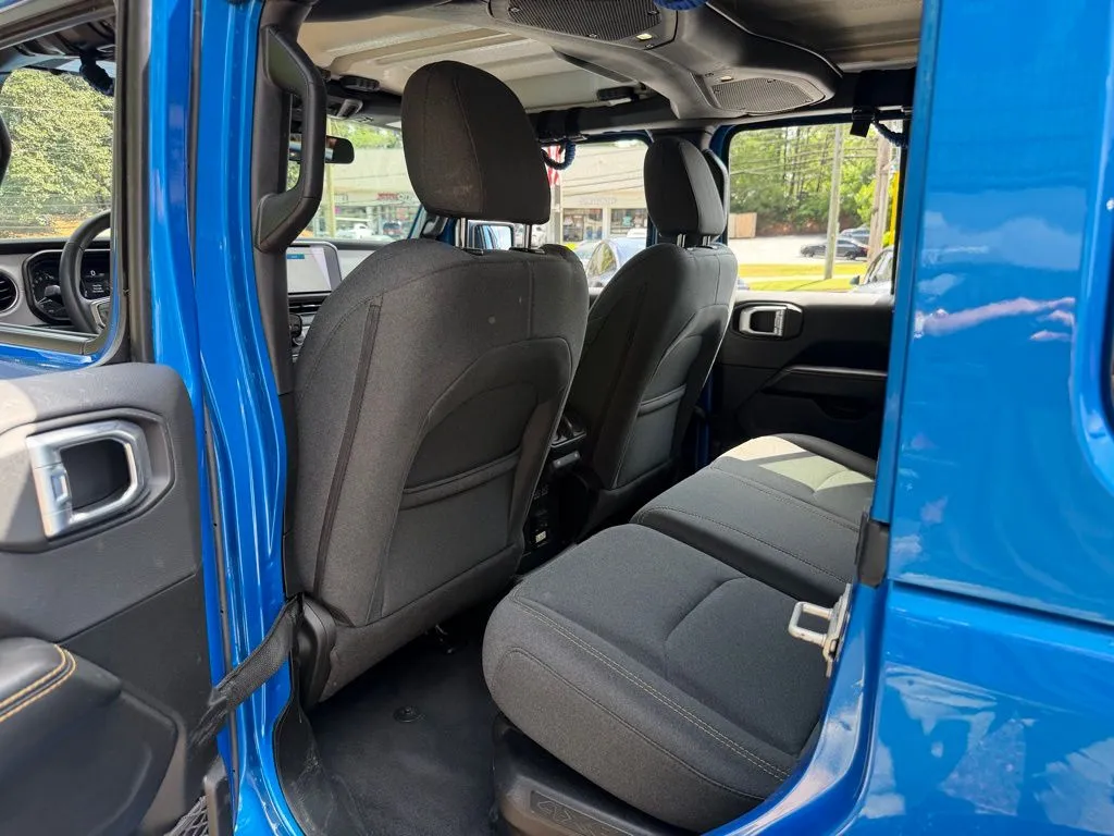 Jeep Wrangler photo 30