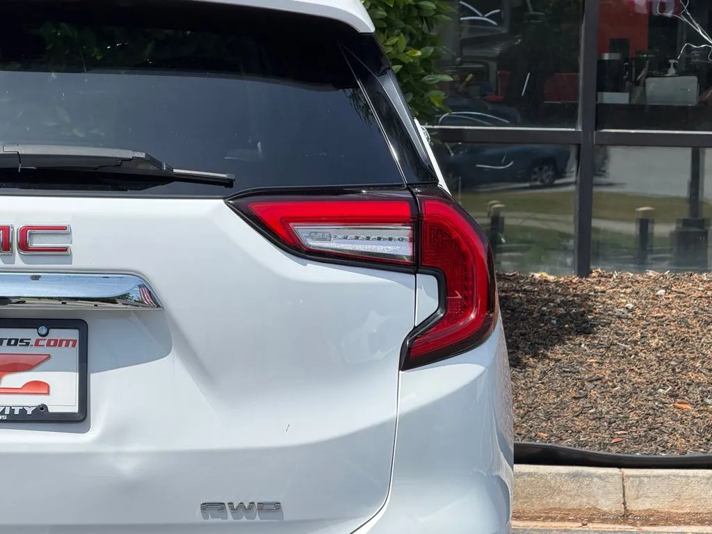 GMC Terrain photo 16