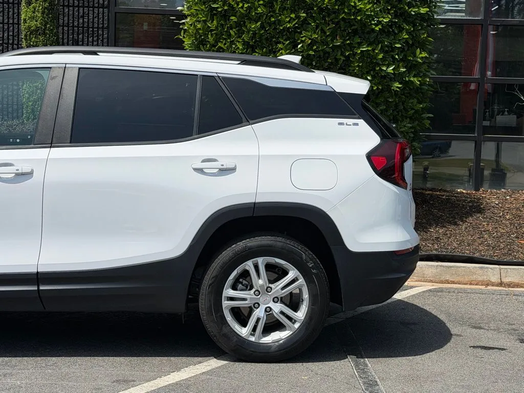 GMC Terrain photo 11