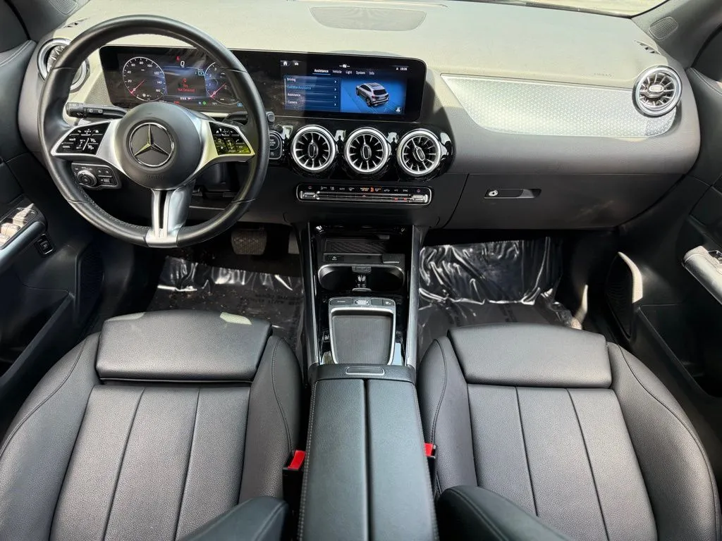 Mercedes-Benz GLA photo 39