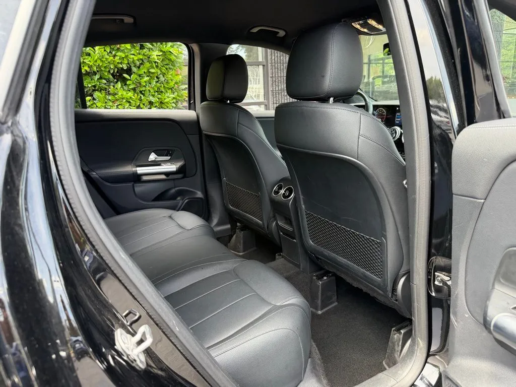 Mercedes-Benz GLA photo 37