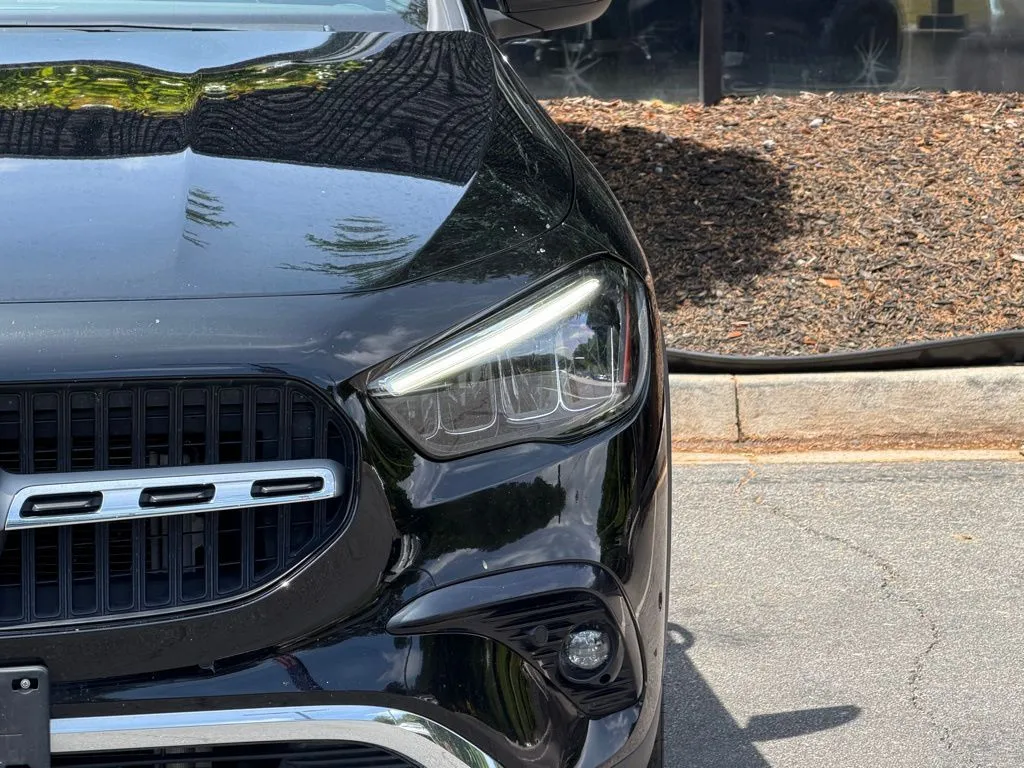 Mercedes-Benz GLA photo 5