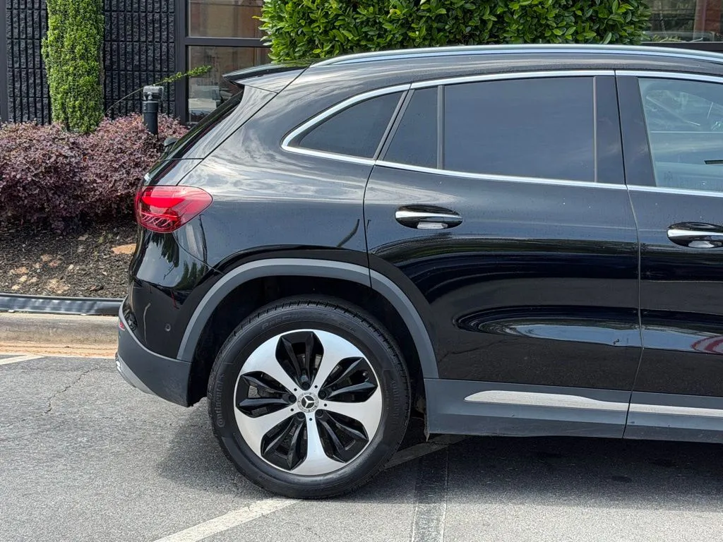 Mercedes-Benz GLA photo 22