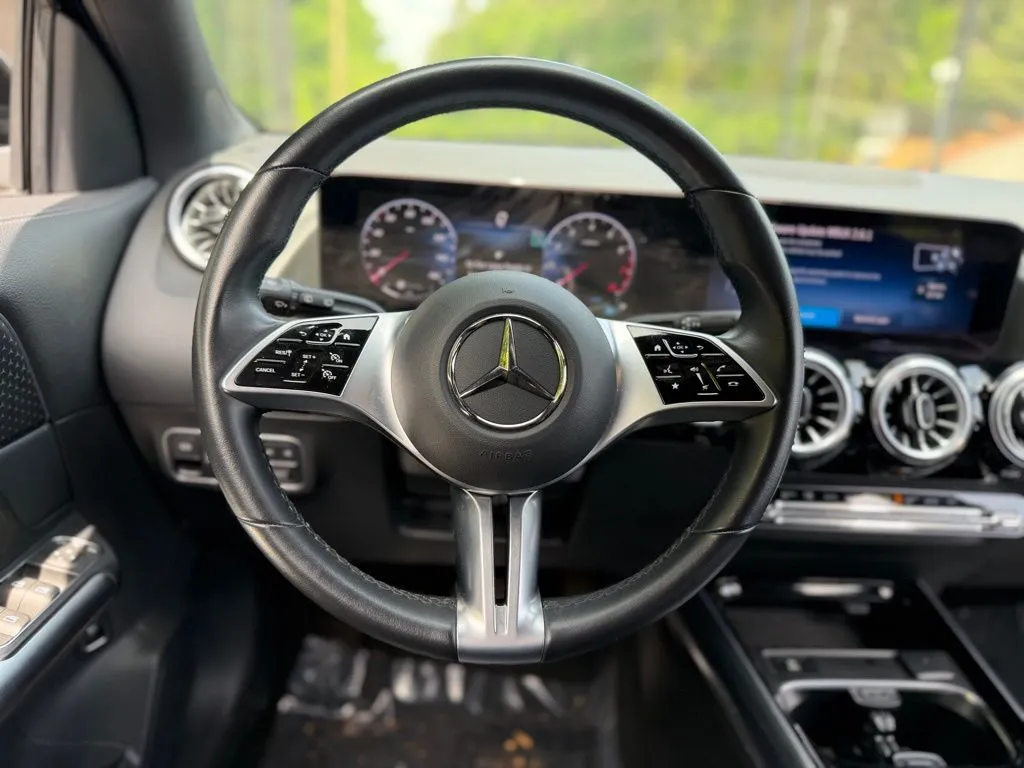Mercedes-Benz GLA photo 42